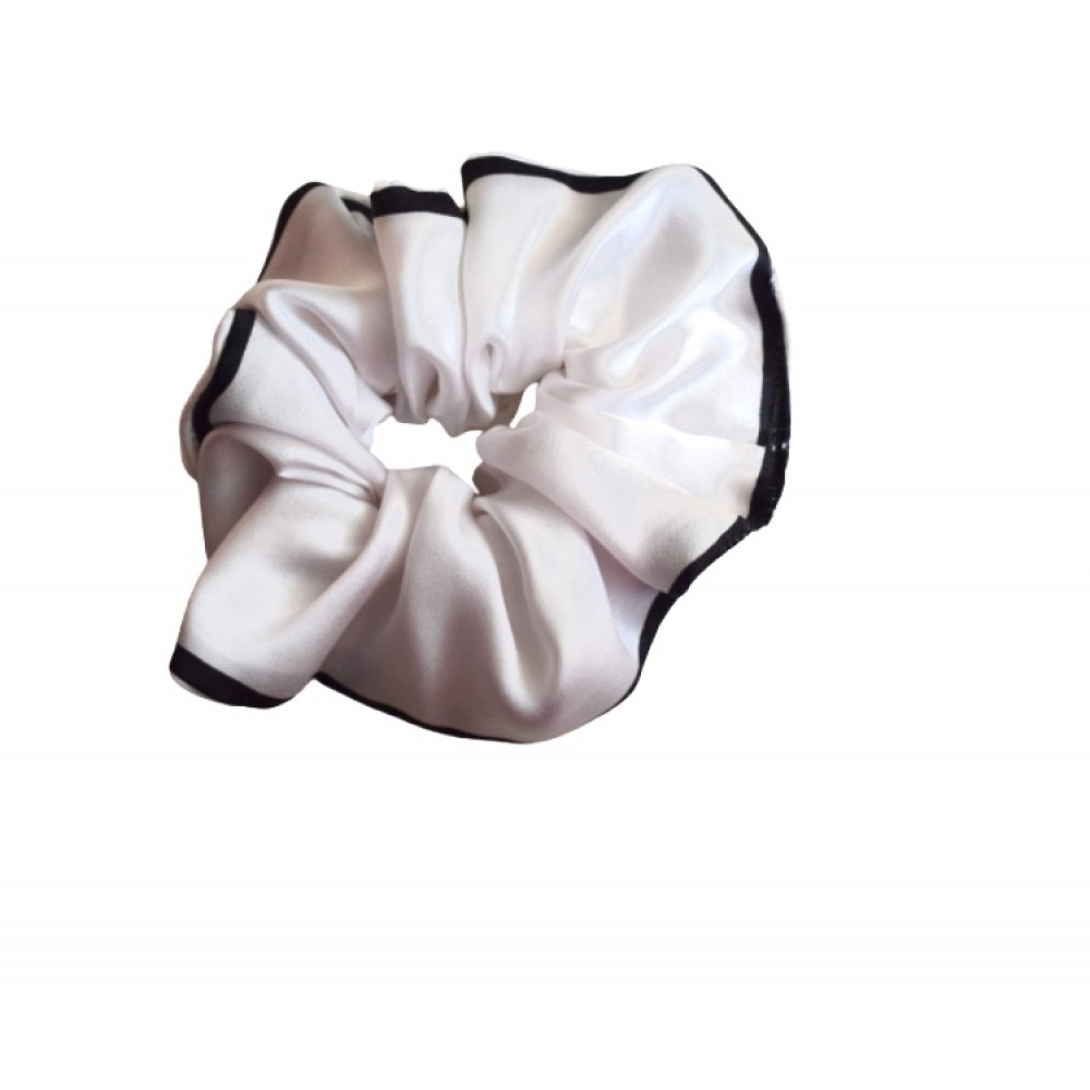 Kisa Handmade Accessories μεταξωτό λαστιχάκι μαλλιών λευκό με μαύρη λεπτομέρεια